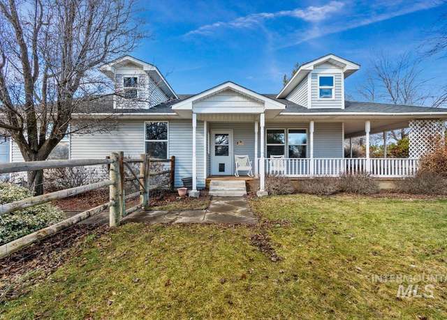 Property at 9298 Golden Willow St, Middleton, ID 83644, 3 beds, 2 baths