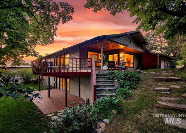 Property at 1905 N Montclair Dr, Boise, ID 83702, 5 beds, 2 baths