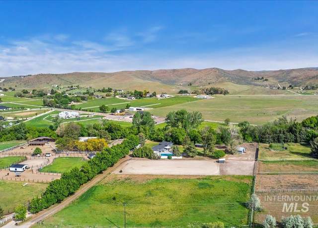 Property at 13343 N Horseshoe Bend Rd, Boise, ID 83714-9630, 4 beds, 3 baths