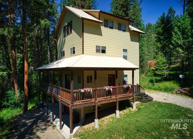 Property at 9 Crick Rd, Garden Valley, ID 83622, 3 beds, 3.5 baths