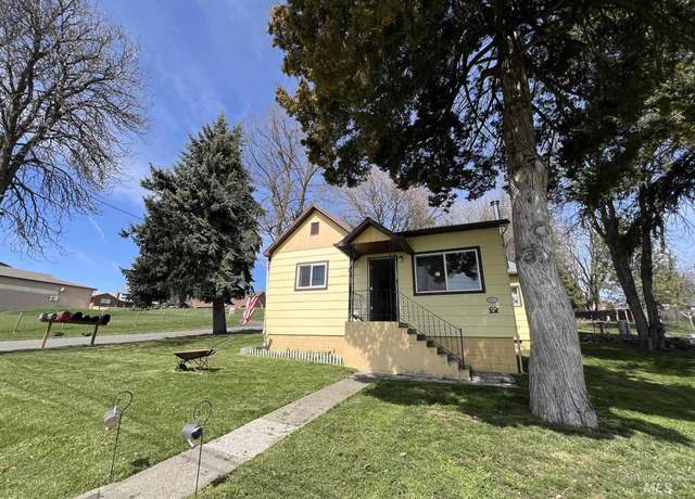 Property at 652 W Walnut, Genesee, ID 83832, 3 beds, 1 bath