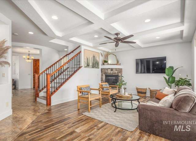 Property at 6103 S Icicle Ave, Boise, ID 83709, 4 beds, 2.5 baths