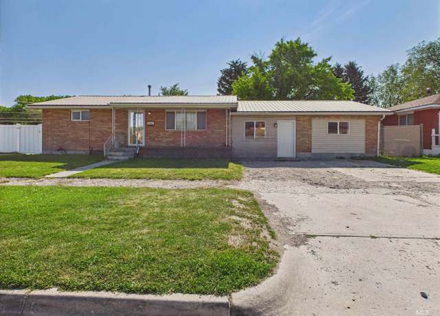Property at 2101 Albion Ave, Burley, ID 83318, 4 beds, 1 bath
