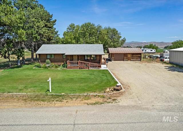 Property at 2974 Ua Ave, Emmett, ID 83617, 3 beds, 2 baths