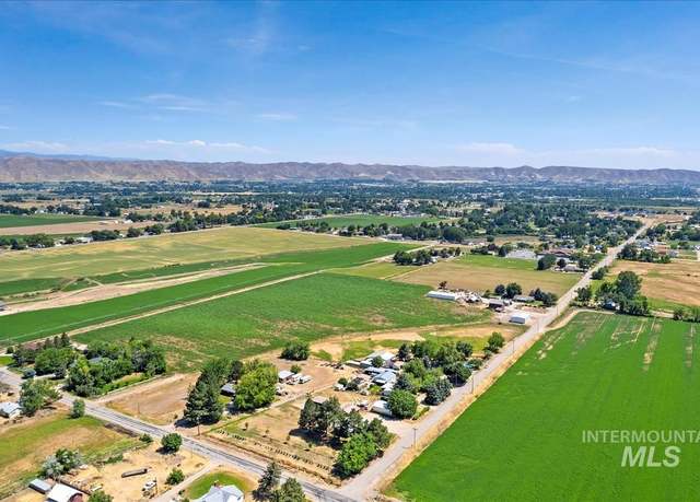 Property at 2974 Ua Ave, Emmett, ID 83617, 3 beds, 2 baths