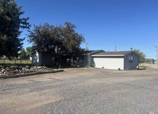 Property at 546 S 100 E, Jerome, ID 83338, 4 beds, 2.5 baths