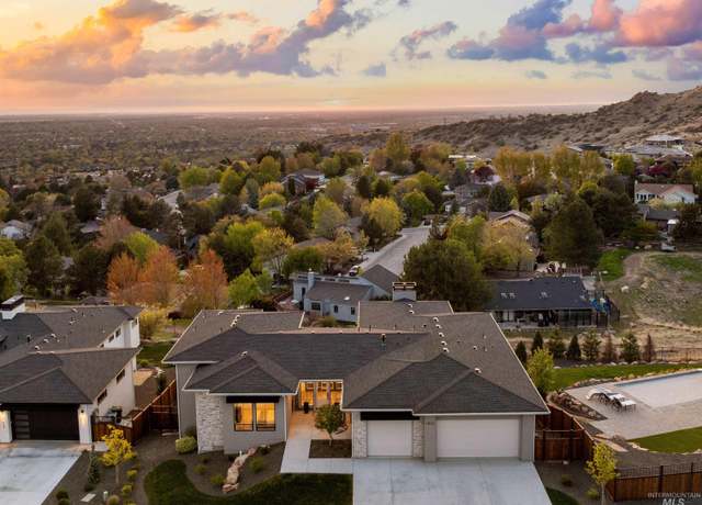 Property at 1805 S Satellite Way, Boise, ID 83712, 4 beds, 3.5 baths