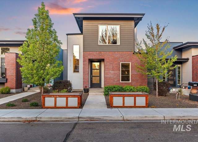 Property at 2314 N 28th St, Boise, ID 83703, 3 beds, 3 baths