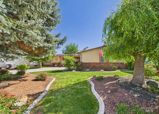 Property at 4960 Sunderland, Boise, ID 83704, 3 beds, 2.5 baths