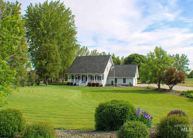 Property at 1725 W Central Rd, Emmett, ID 83617, 3 beds, 3 baths