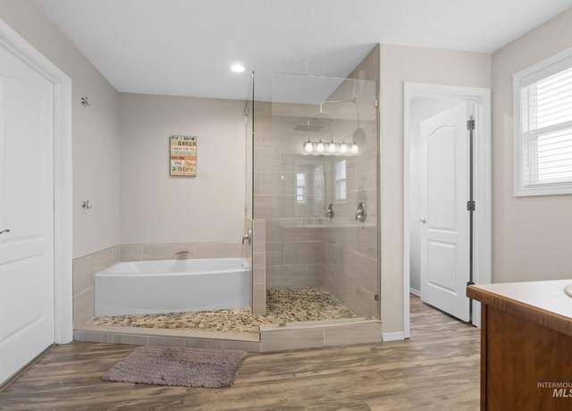 Property at 9143 W Alderberry Dr, Boise, ID 83709, 5 beds, 2.5 baths