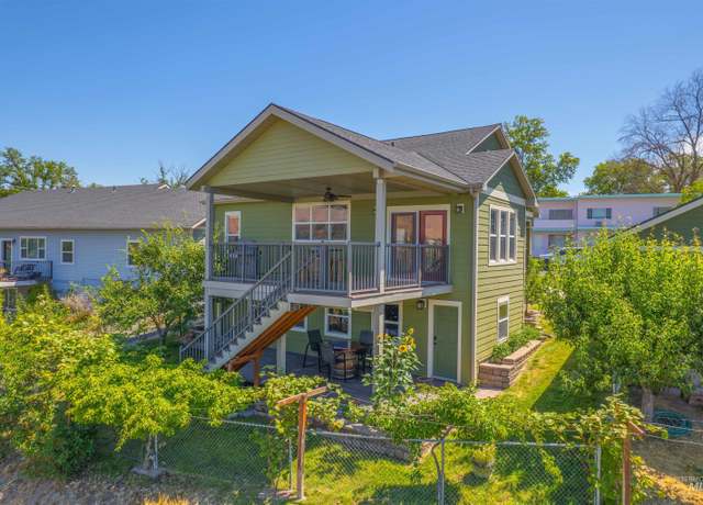 Property at 1120 Prospect Ave, Lewiston, ID 83501, 3 beds, 2 baths