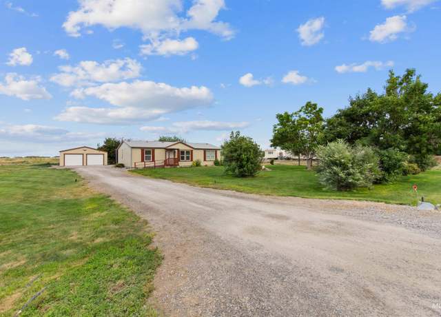 Property at 3832 N 2420 E, Filer, ID 83328, 3 beds, 2 baths