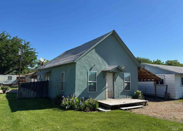 Property at 1701 E Linden St, Caldwell, ID 83605, 2 beds, 2 baths