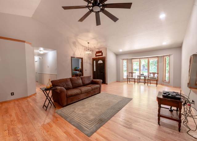 Property at 1840 Candleridge Dr, Twin Falls, ID 83301-0000, 3 beds, 2 baths