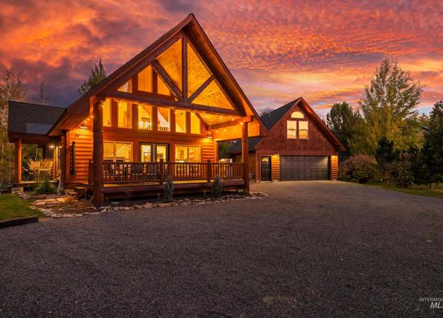 Property at 30 White Fir Loop, Donnelly, ID 83615, 4 beds, 4 baths