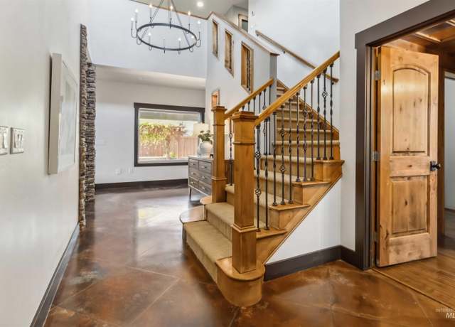 Property at 719 E Ocelot Ct, Meridian, ID 83646, 4 beds, 2.5 baths