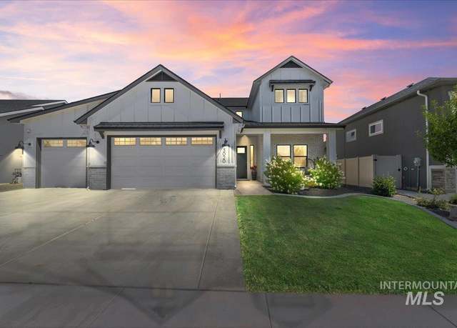 Property at 3020 N Sun City Ave, Star, ID 83669, 4 beds, 3 baths