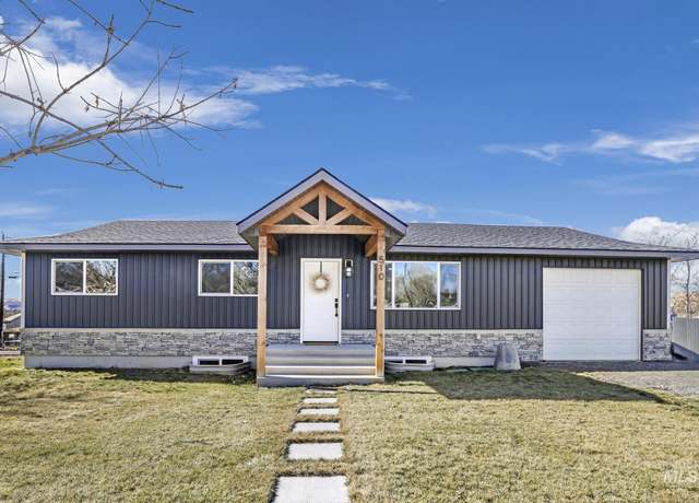 Property at 510 S State St, Hagerman, ID 83332, 4 beds, 3 baths