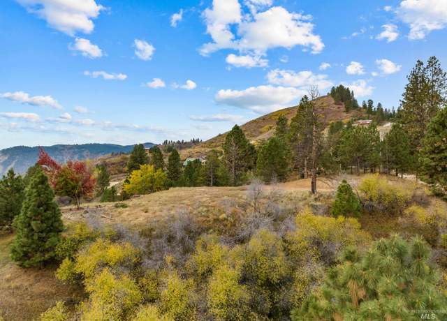 Property at 210 Evergreen Dr, Boise, ID 83716
