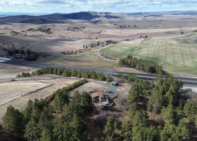 Property at 1096 Eid Rd, Moscow, ID 83843, 4 beds, 3 baths