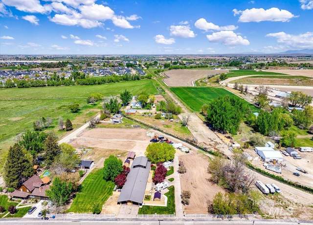 Property at 101 & 103 Minot St, Middleton, ID 83644, 5 beds, 3 baths
