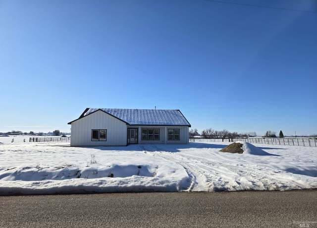 Property at 6331 Adams Rd, New Plymouth, ID 83655, 3 beds, 2.5 baths