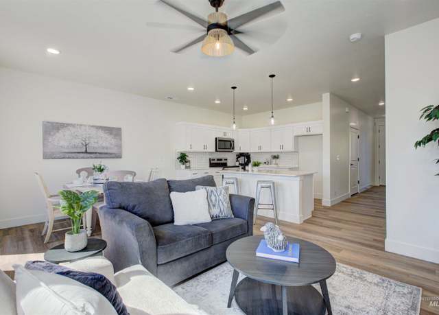 Property at 140 Trifecta Ln, Nampa, ID 83651, 3 beds, 2.5 baths