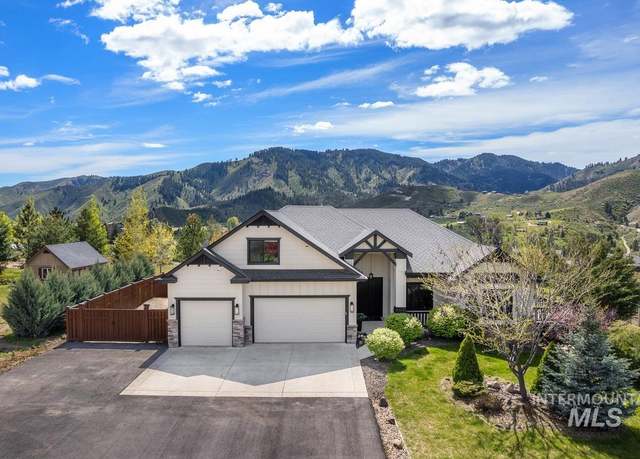 Property at 18 Mores Creek Rim Rd, Boise, ID 83716, 4 beds, 3 baths