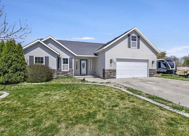 Property at 818 Pine, Filer, ID 83328, 3 beds, 2 baths