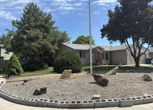 Property at 1810 Taurus Dr, Nampa, ID 83651, 3 beds, 2 baths