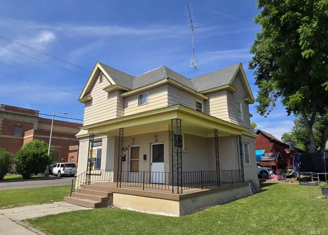 Property at 535 & 537 W 1st St, Weiser, ID 83672, 4 beds, 2 baths