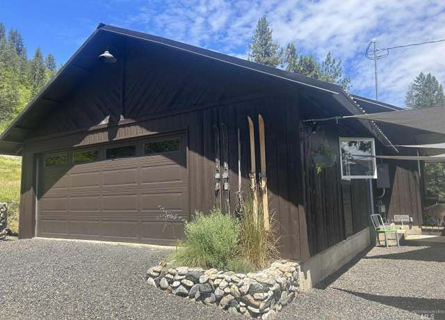 Property at 206 Rockview Dr, Kamiah, ID 83536, 2 beds, 2 baths
