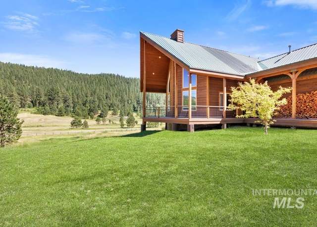 Property at 324 Barker Ln, Donnelly, ID 83615, 4 beds, 2 baths