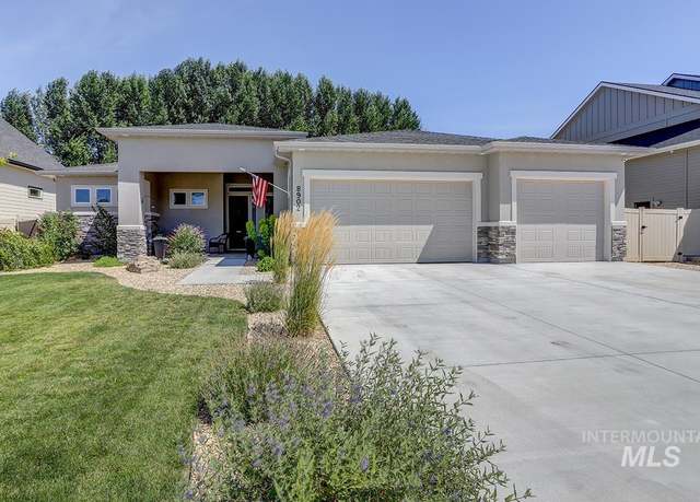 Property at 8902 S Fuego Ave, Kuna, ID 83643, 4 beds, 3 baths