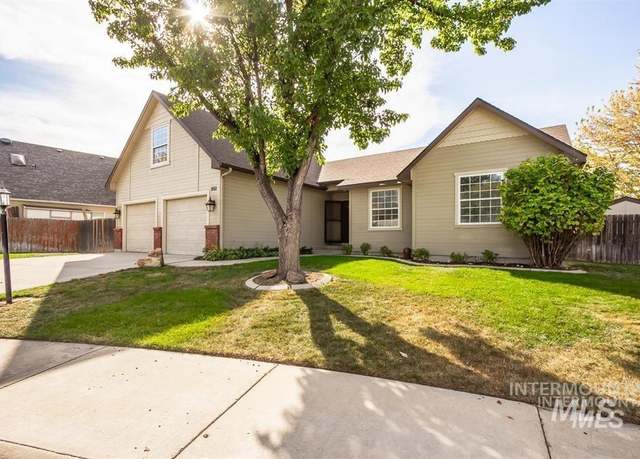 Property at 1661 S Labrador Pl, Meridian, ID 83642, 3 beds, 2.5 baths