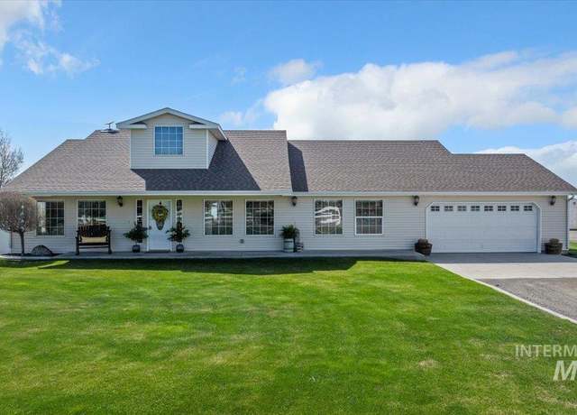 Property at 323 W 100 N, Jerome, ID 83338, 3 beds, 2 baths