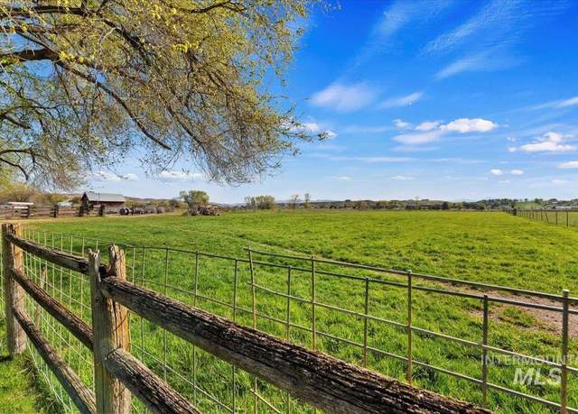 Property at 9156 N Spangler Pl, Eagle, ID 83616