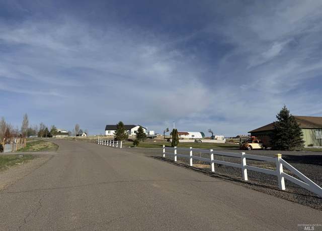 Property at 140 Syringa Loop, Shoshone, ID 83352
