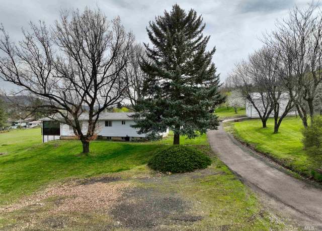 Property at 204 Apple Ln, Kamiah, ID 83536, 3 beds, 3 baths