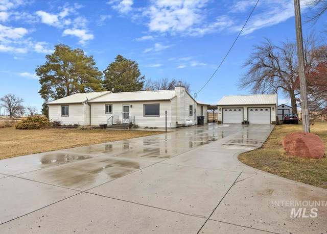 Property at 3298 N 2900 E, Twin Falls, ID 83301, 5 beds, 2 baths