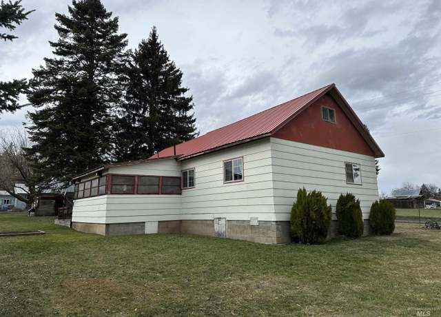 Property at 321 Ellis Ave, Winchester, ID 83555, 3 beds, 2 baths