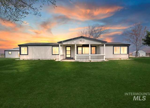 Property at 8530 Lake Shore Dr, Nampa, ID 83686, 3 beds, 2 baths