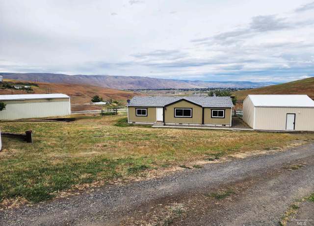 Property at 357 Witters Ct, Clarkston, WA 99403, 3 beds, 2 baths