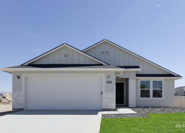 Property at 2128 N 7th St E, Mountain Home, ID 83647, 3 beds, 2 baths