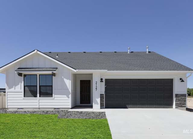 Property at 2127 N 8th St E, Mountain Home, ID 83647, 3 beds, 2 baths