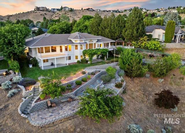 Property at 4407 W Quail Point Ct, Boise, ID 83703, 5 beds, 4 baths