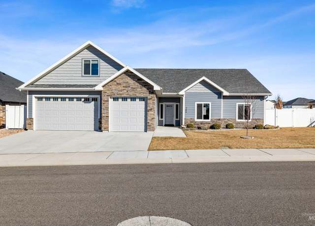 Property at 704 Midnight Sun Loop, Twin Falls, ID 83301, 4 beds, 2.5 baths