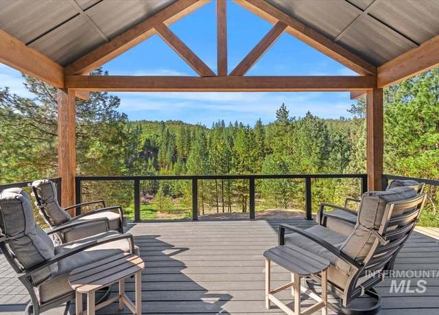 Property at 25 White Rock Trl, Boise, ID 83716, 5 beds, 3.5 baths