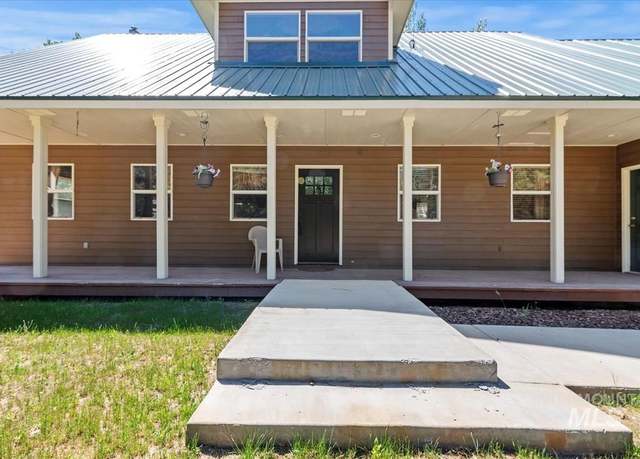 Property at 1 Middlefork Cir, Garden Valley, ID 83622, 3 beds, 3 baths